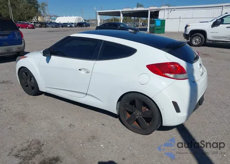 2012 Hyundai Veloster Base W/Red/Black z USA, uszkodzony, nr VIN KMHTC6AD6CU058017